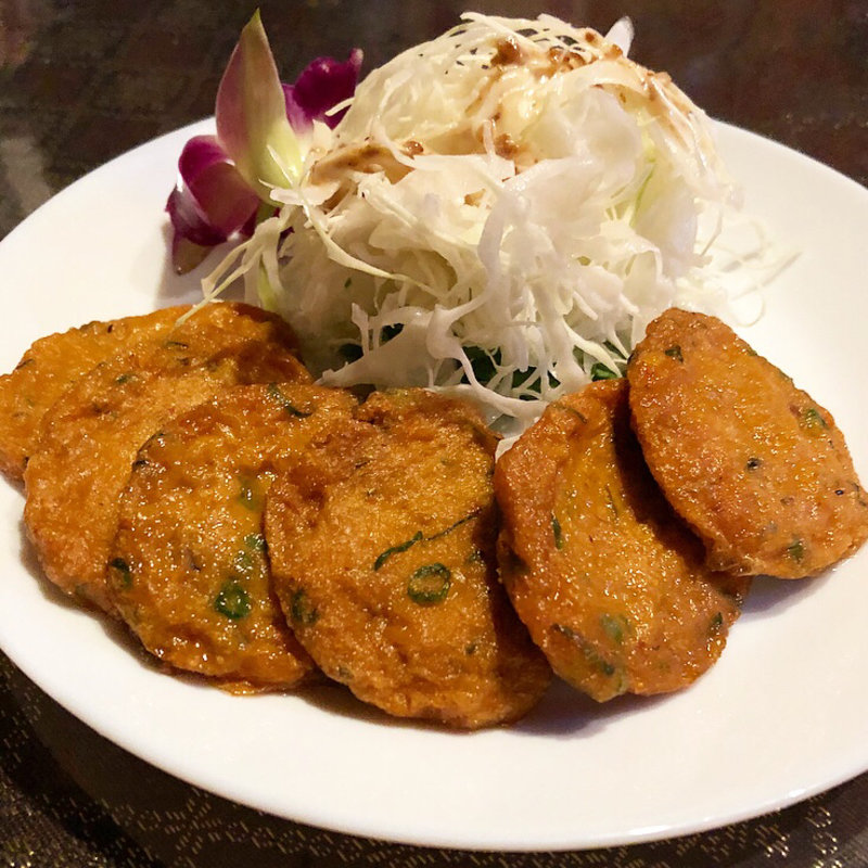 トォーマンクーン(タイ風エビさつま揚げ)(タイ料理リトルバンコク Thai restaurant อาหารไทย)
