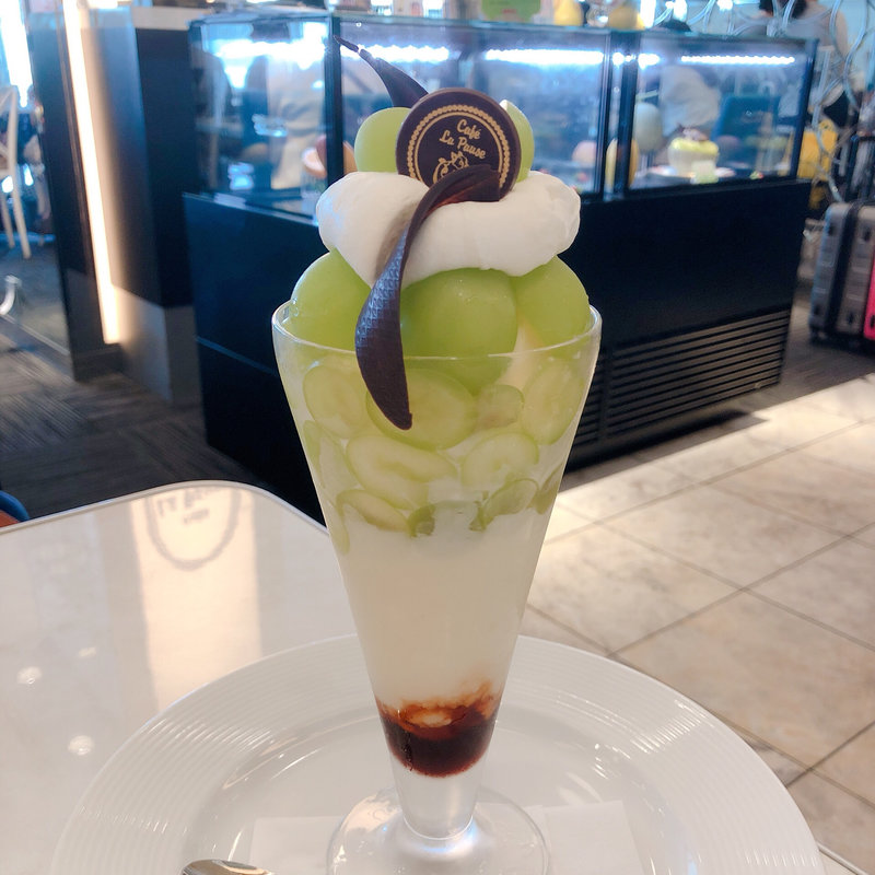 完璧パフェ シャインマスカット(ラ･ポーズ)