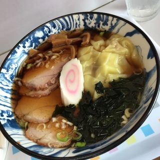チャーシューワンタン麺(らーめんよしべ)