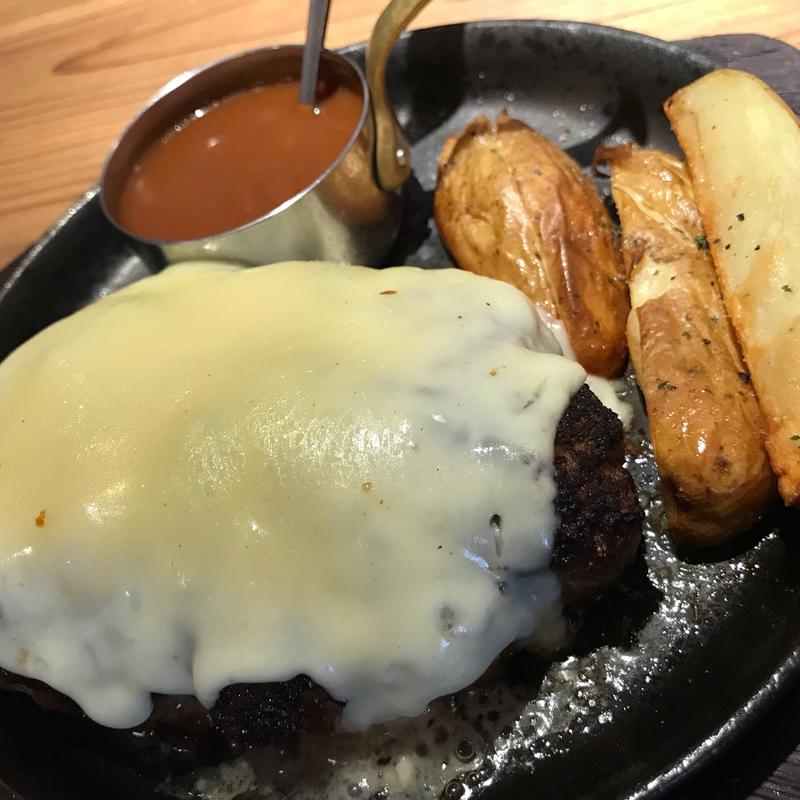 チーズ焼きハンバーグ 300g(ハンバーグレストランBOSTON あべのハルカスダイニング店)