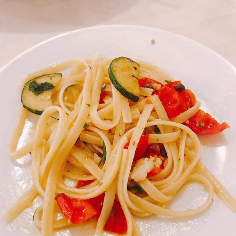 エビとプチトマトのリングイーネ(ポジリポ　エ　ナプレ （Posillipo e Napule）)