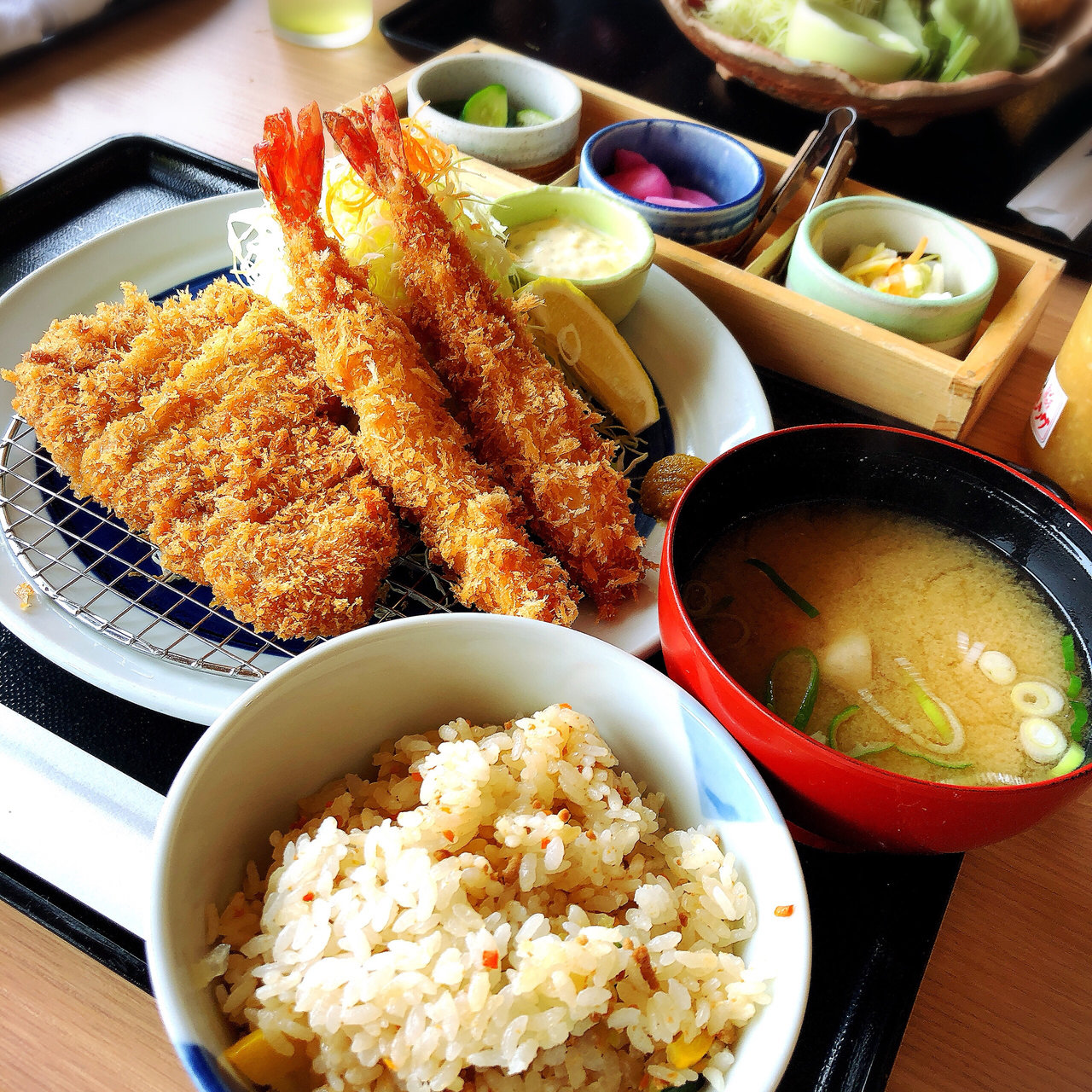 赤城豚ロースかつと海老フライ定食(とんかつ とんQ 守谷ふれあい店 （とんきゅう）)の口コミ一覧 おいしい一皿が集まるグルメコミュニティサービス「SARAH」