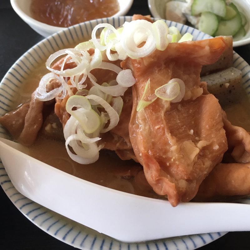 モツ煮ランチ(もつ煮店　ちょっぺ )