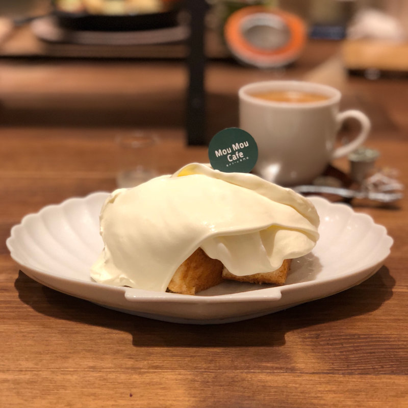 濃厚生クリームのシフォンケーキ(MouMou Cafe)