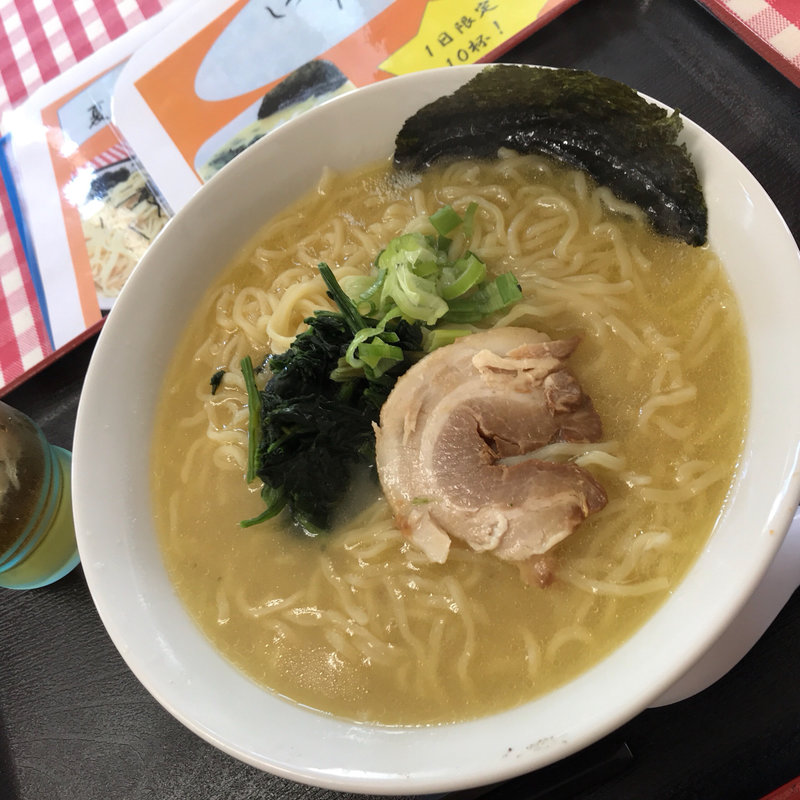 しろいらぁめん(小川家)