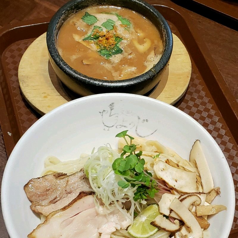松茸とすじ肉のドロつけ麺(麺のようじ)