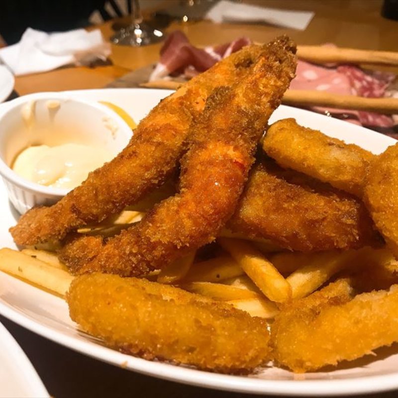 揚げ物盛り合わせ(ピッツエリア バール アリッチャ)