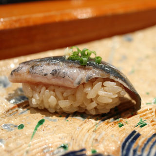 秋刀魚(弥助鮨)