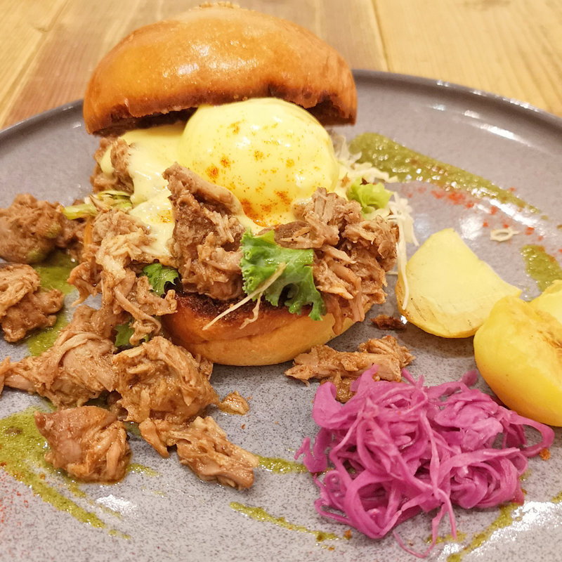 プルドポークベニーバーガー(エッグセレント)