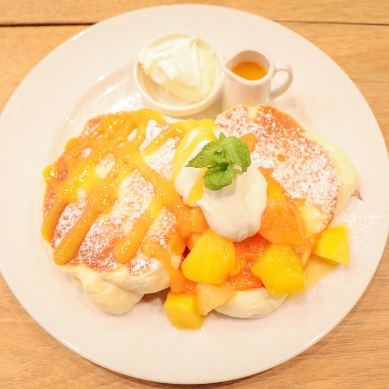 【数量限定】トロピカルマンゴーパンケーキ・マスカルポーネクリーム添え(スコッチ バンク 渋谷 （Scotch Bank Shibuya）)