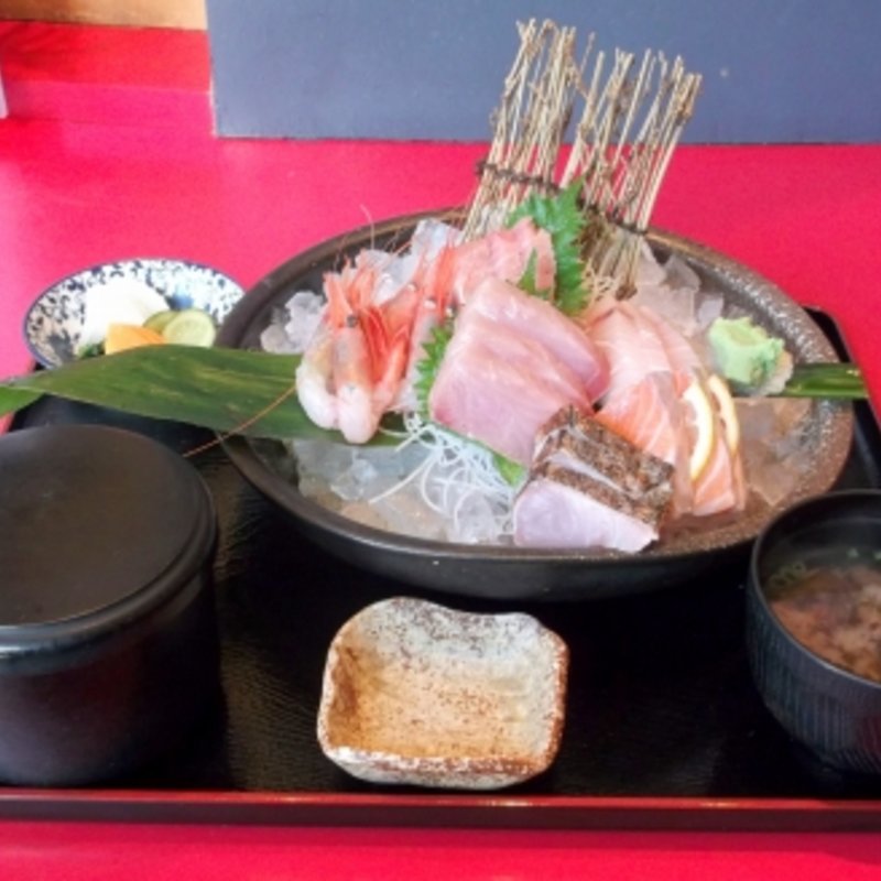 おまかせ刺身盛り定食(まるふく )