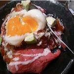 鉄板アボカド＆ローストビーフ丼(マル デ ボッカ 大阪マルビル店)