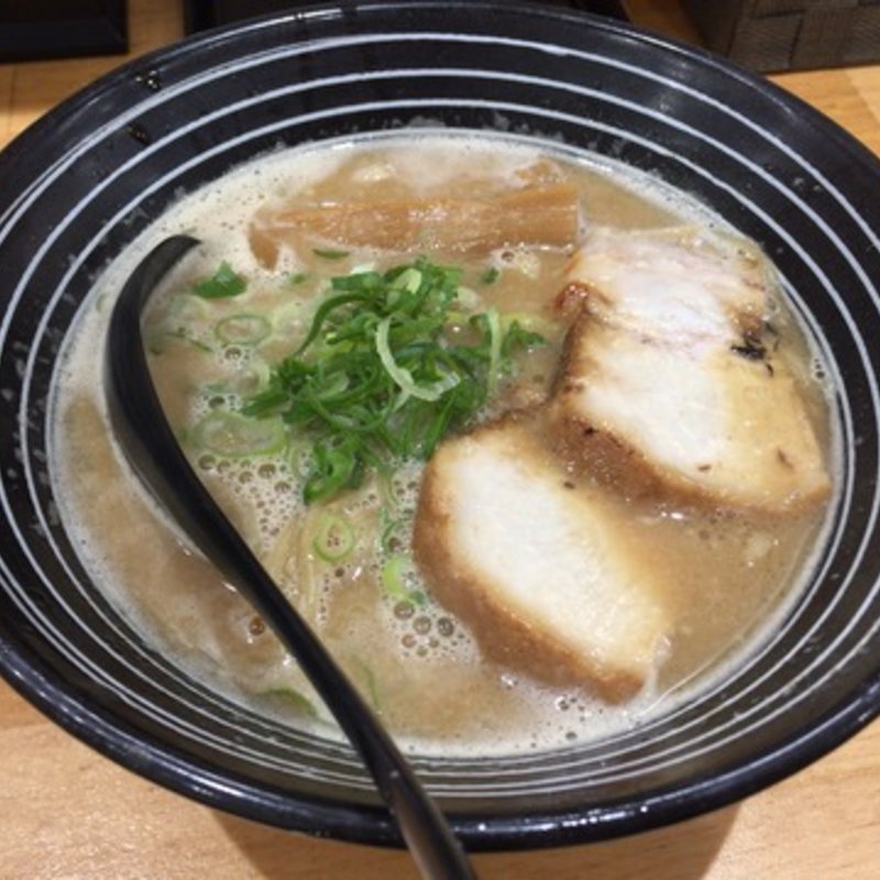濃厚鶏白湯醤油ラーメン(らーめん専門店 Dragon MAN 吹田店)