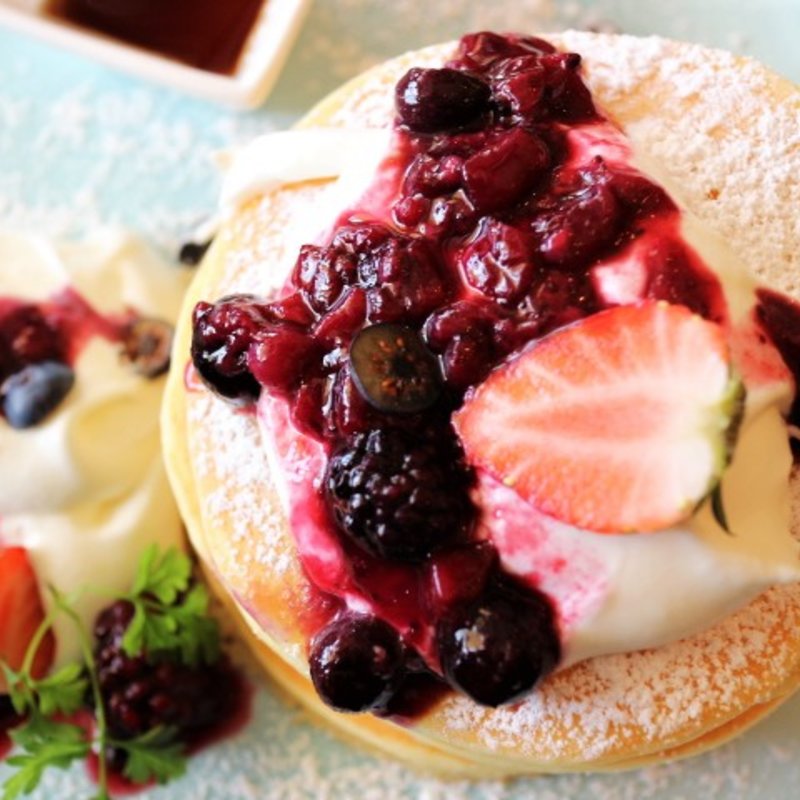 米粉と豆乳クリームのフレッシュベリーパンケーキ(ジンナンカフェ 千葉)
