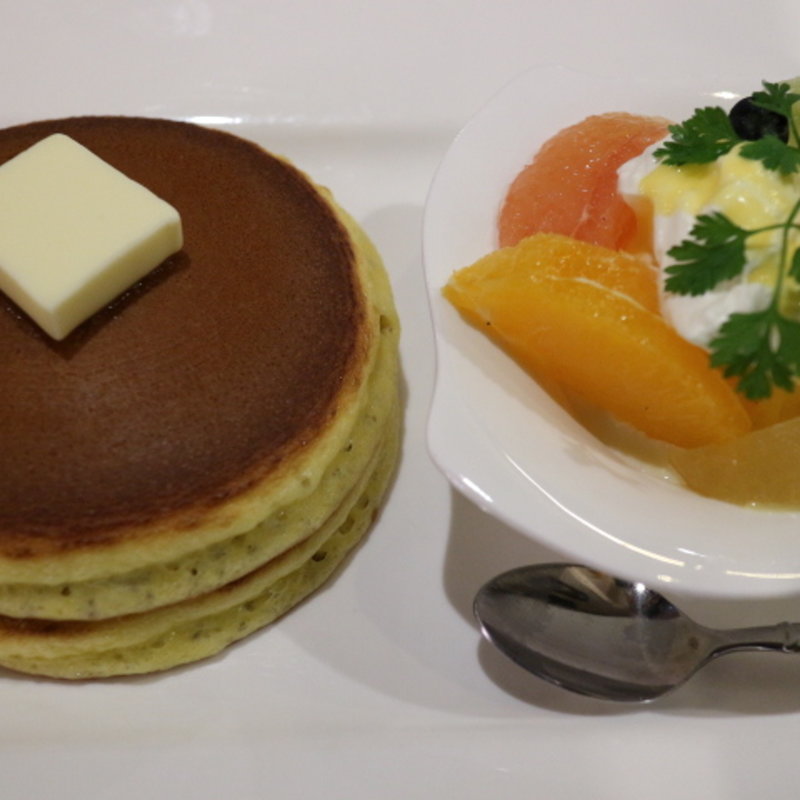 プレーンホットケーキ+ミックスフルーツ＆アイス(我家我屋 本店)