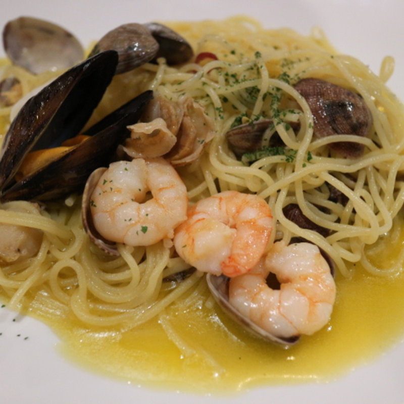 海の幸の塩味のパスタ(我家我屋 本店)