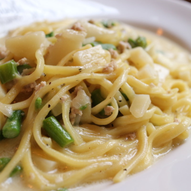週替わり生パスタランチ〈豚ひき肉とジャガイモ、アスパラガスのボロネーゼクリームソース〉(イルキャンティ・オヴェスト)
