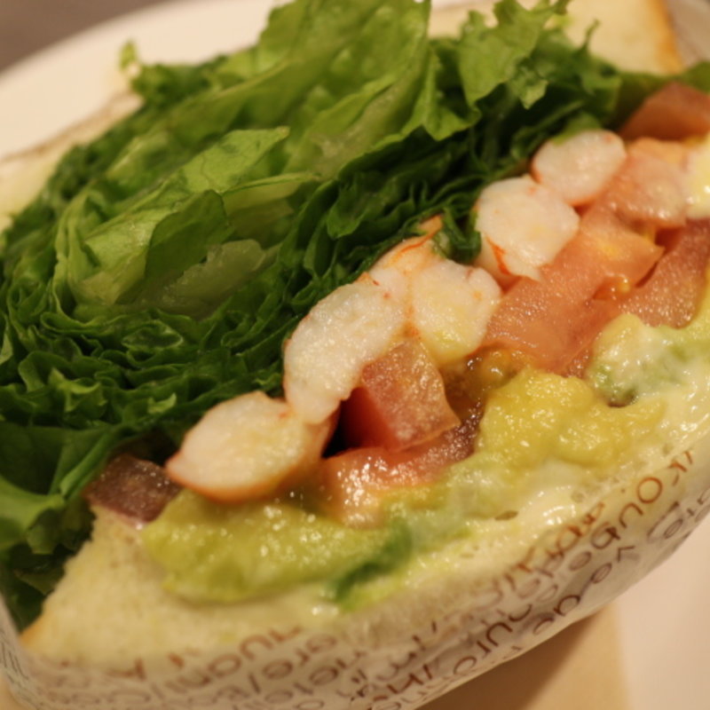 エビとアボカドのサンド(ほんのひととき)