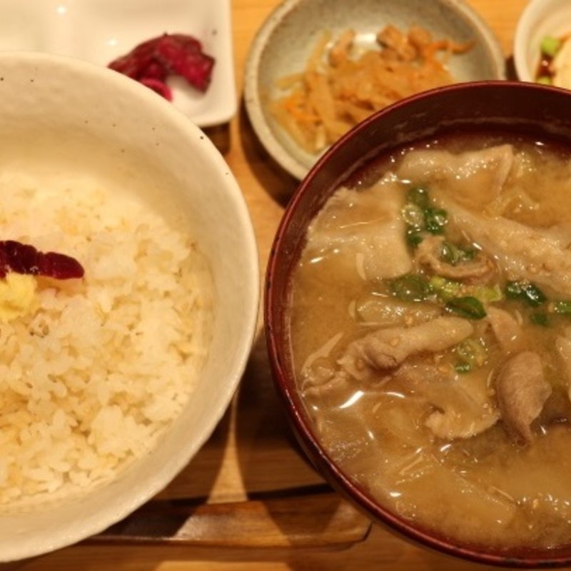 十勝豚とごろごろ野菜の極み豚汁(こめらく ニッポンのお茶漬け日和。ペリエ千葉エキナカ店)