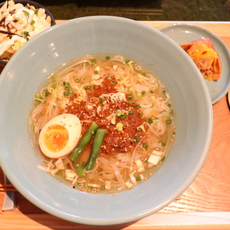 ドライカレーの南蛮ヌードル(WIRED CAFE ルミネエスト新宿店)