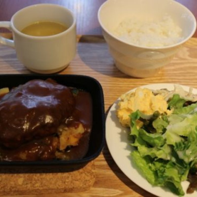 自家製手捏ねハンバーグ(東京オーブン 赤坂)