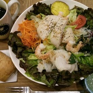 unauパワーサラダ(ウナウ カフェ アンド キッチン unau cafe&kitchen ベリエ千葉エキナカ店)