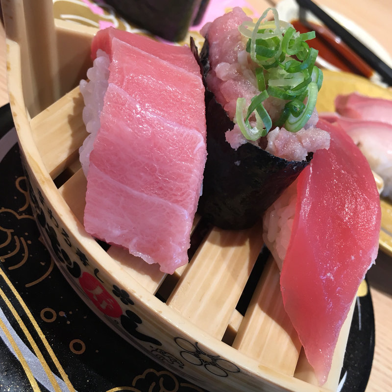 まぐろ5点盛り(もりもり寿し 三宮OPA2店)