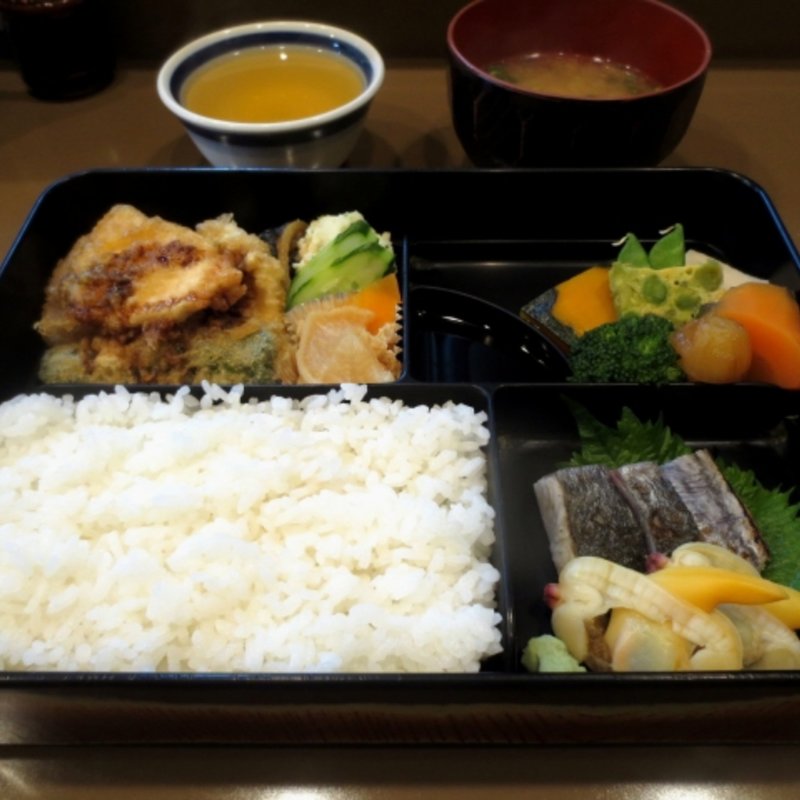 幕の内弁当　(天ぷらこまつ)