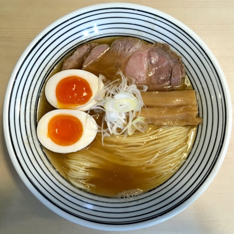 煮干しらぁめん+トッピング味玉(煮干しらぁめん 猫トラ亭)