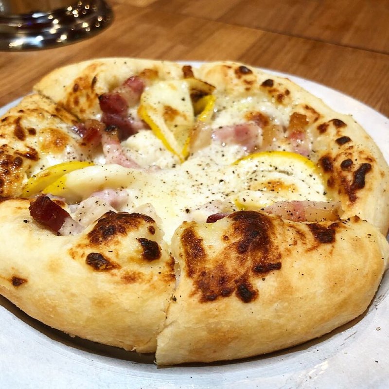 ピッツァ(酒場檸檬)