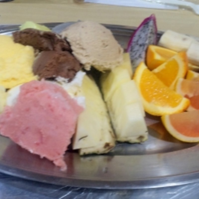 フルーツとアイス盛り合わせ(焼肉 はせ川)