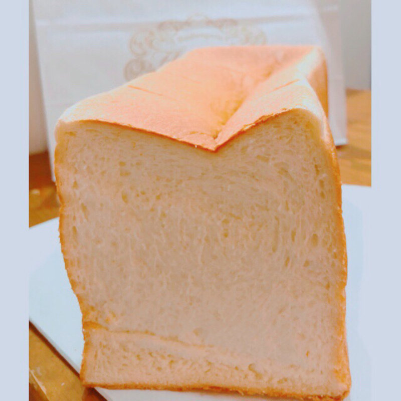 純なま極み食パン(フルールドゥリュクス 伏見店)