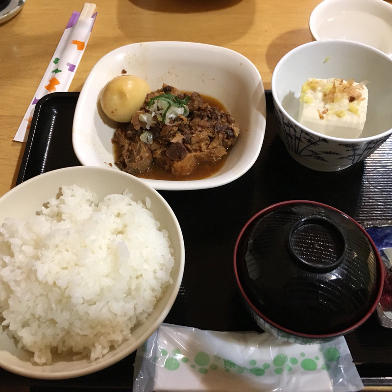 マグロ煮定食(すし食堂　おはん )