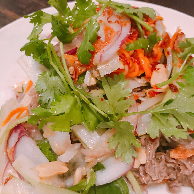 牛肉のサラダ(ミ・レイ)