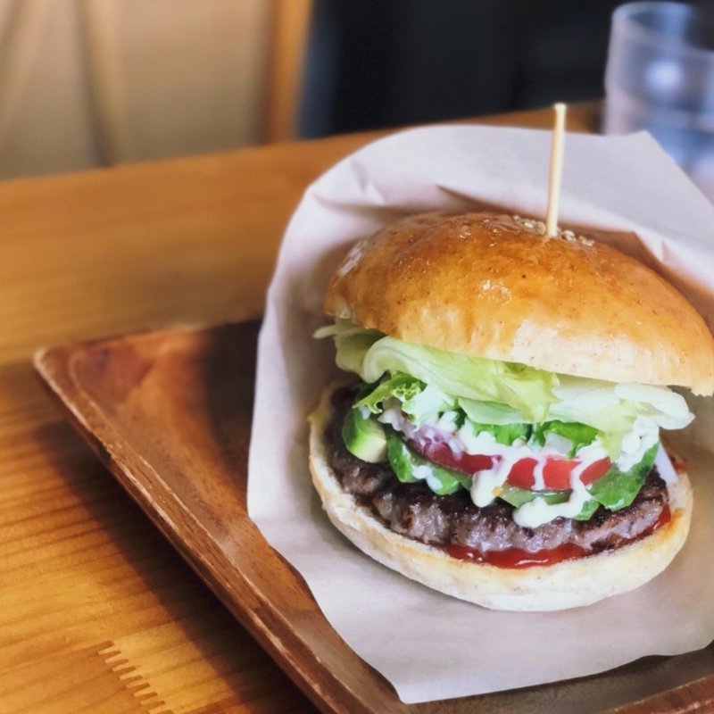 アボカドバーガー(サンバーガー （SUN－BURGER）)