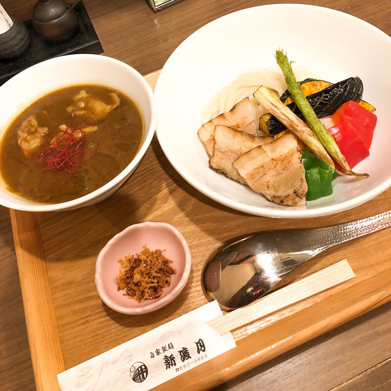 カレーつけ麺(自家製麺 新渡月 （じかせいめん しんとげつ）)
