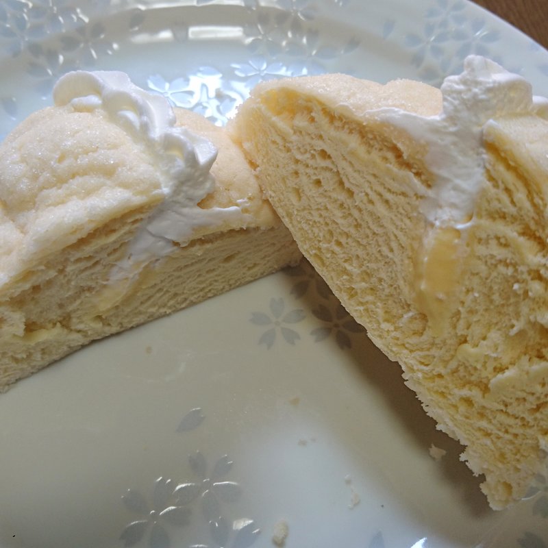 生クリームメロンパン（カスタード）(道の駅 上野 （みちのえきうえの）)