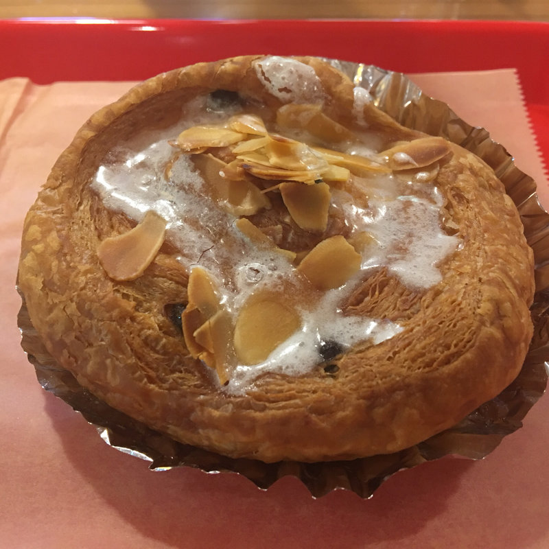 チョコチップデニッシュ シナモン風味 アーモンド(かせやCAFE （カセヤカフェ）)