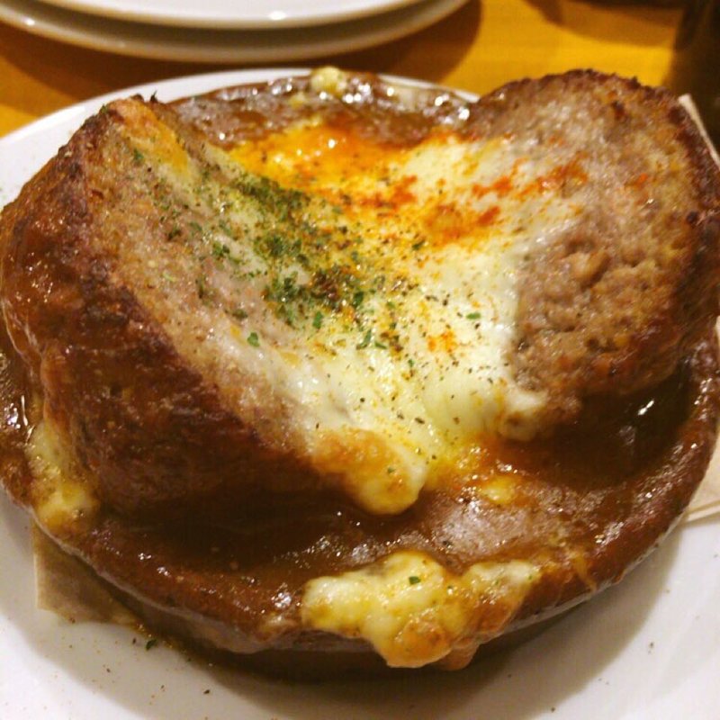 軽く煮込んだ肉肉ハンバーグ(YAICHIRO)