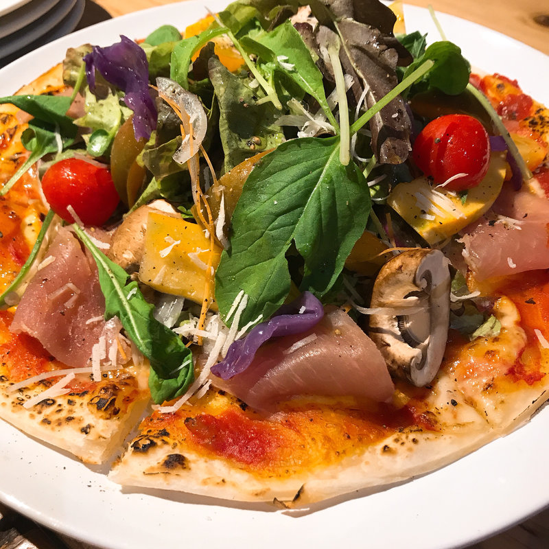 生ハムサラダピザ(旬菜野菜 旨味食堂 べじ吉 福島店)