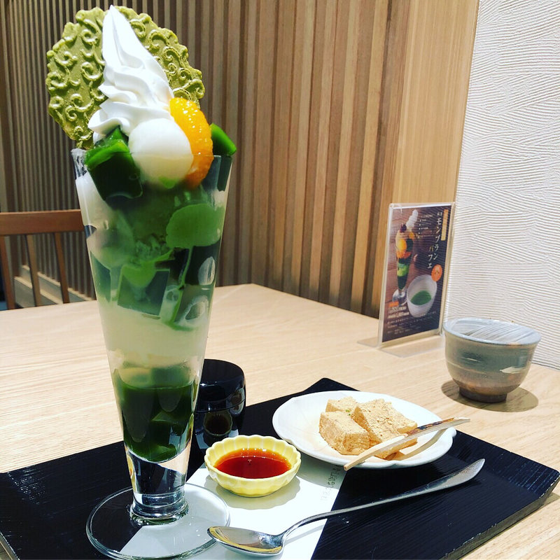 宇治抹茶パフェ(わらびもち付き)(伊藤久右衞門 宇治駅前店)