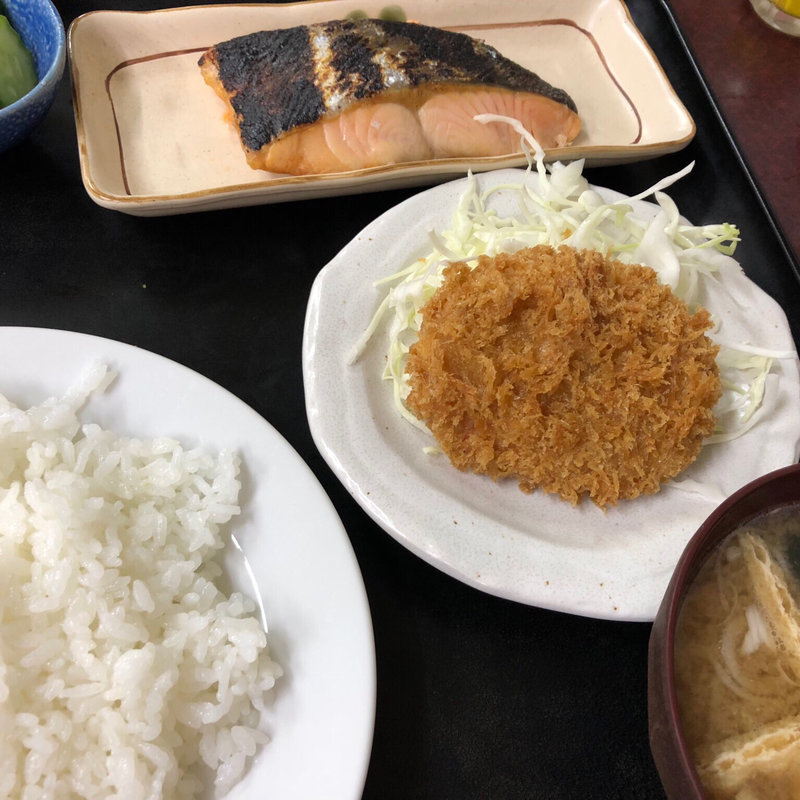 シャケ(三好弥)