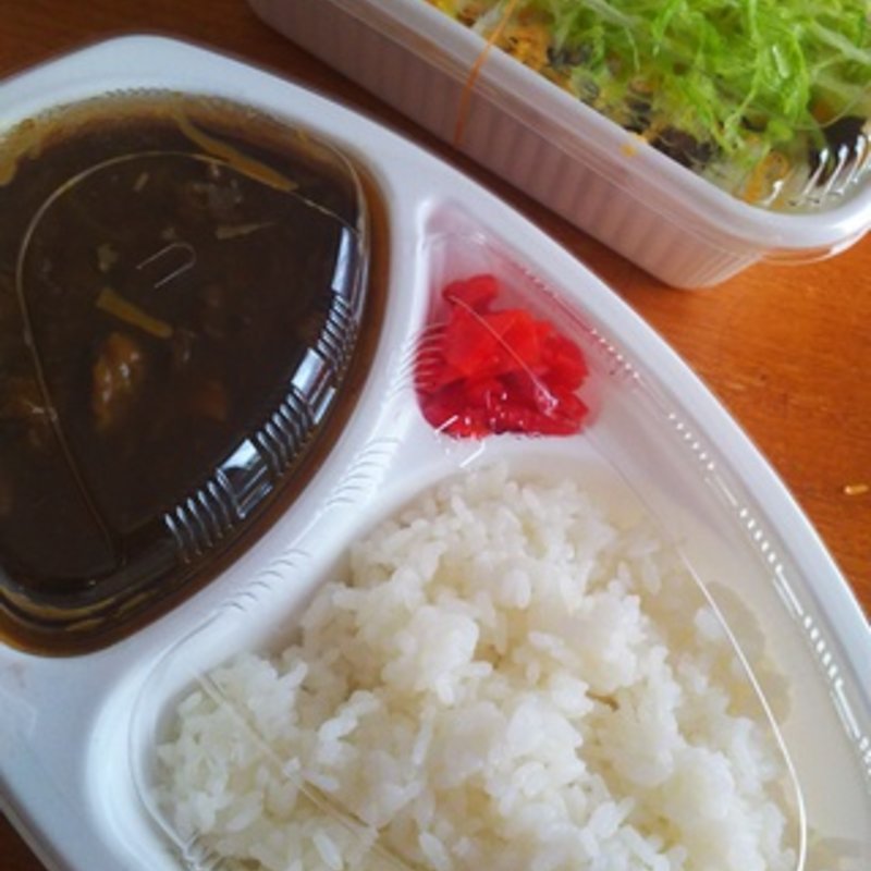 牛すじカレー(うっしータコライス)