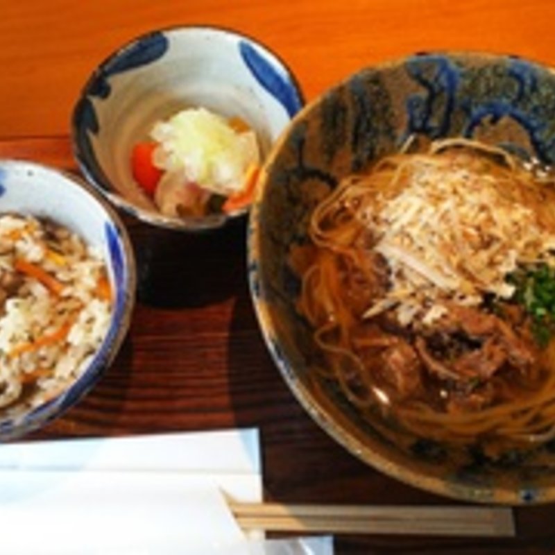 冷やし沖縄そばセット(沖縄そば懐石 尊尊我無 （とうとがなし）)