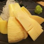 たけのこ刺身(地酒 日本酒バル ちろり)