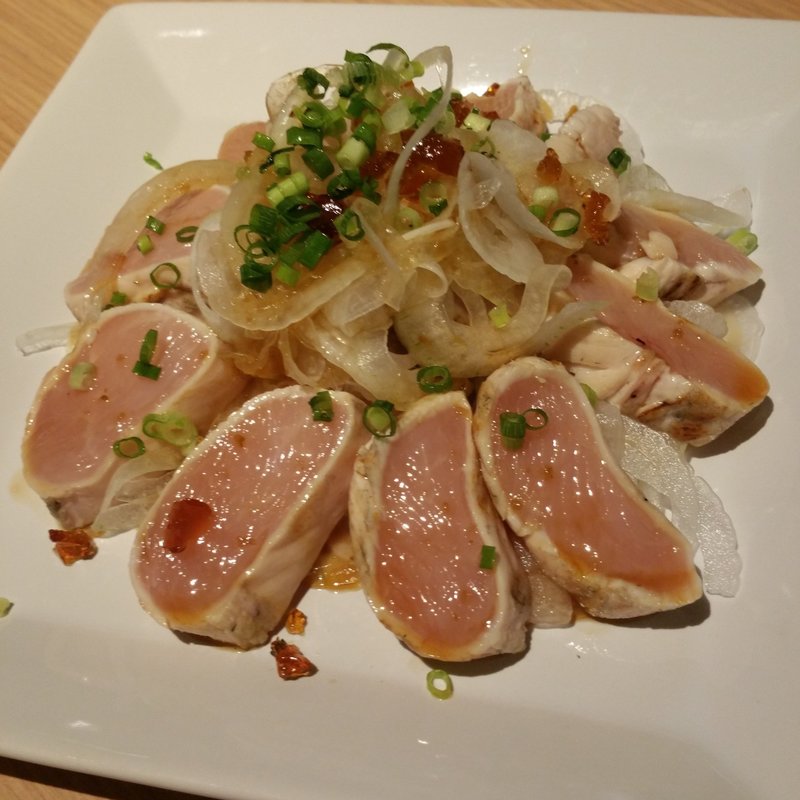 とりのタタキ(炭火串焼き 鶏料理 鶏福 （スミビクシヤキ トリリョウリ トリフク）)