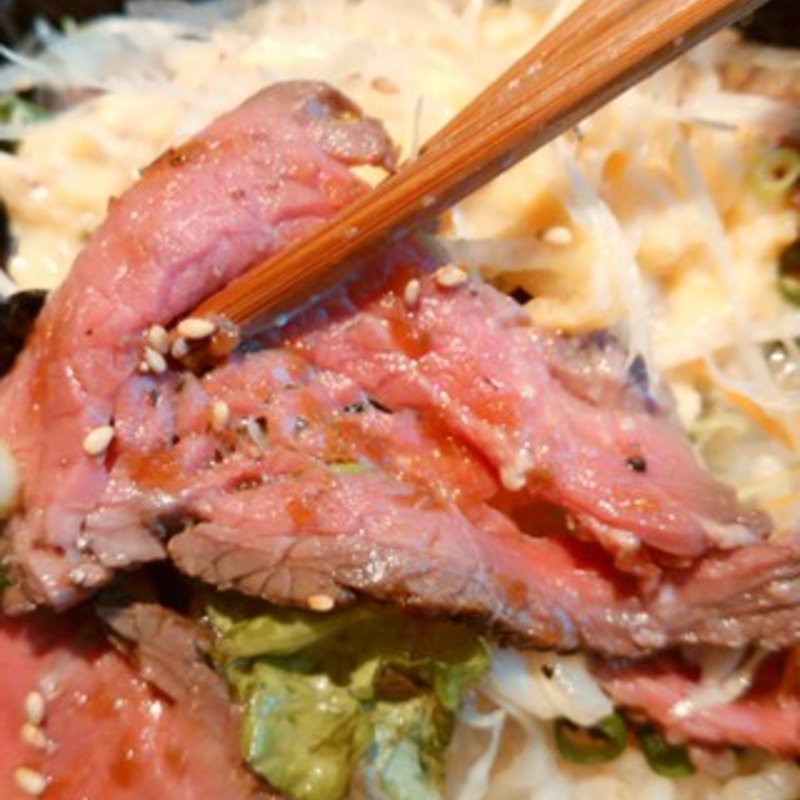 ローストビーフ丼(焼肉ふくろう )