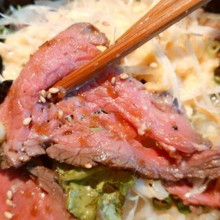 ローストビーフ丼(焼肉ふくろう )