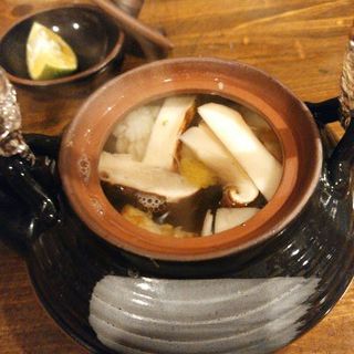 松茸の土瓶蒸し(旬の肴 まちだ )