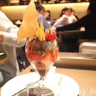メランジュフリュイHIBIYA(パティスリー＆カフェ デリーモ 東京ミッドタウン日比谷店)